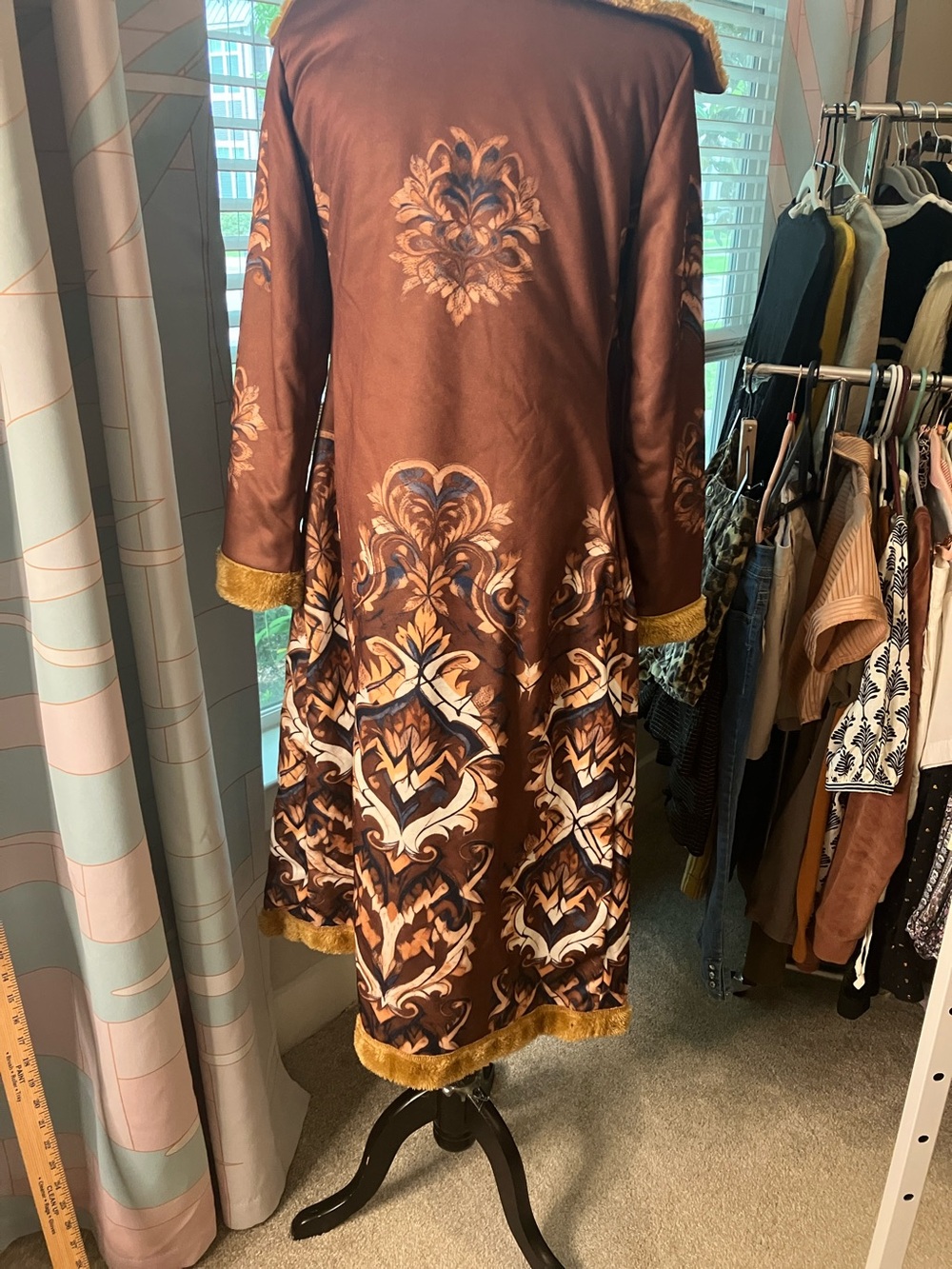 Brown Patterned Trench Coat with Gold Faux-Fur Trim - Picture 5 of 7